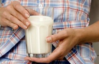 Unha nena perde peso con kefir