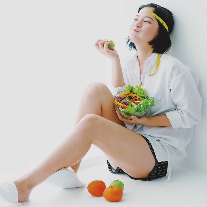 prato de ensalada de verduras frescas dieta xaponesa adelgazamento